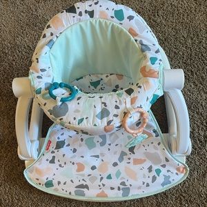 COPY - Fisher price sit me up seat for babies